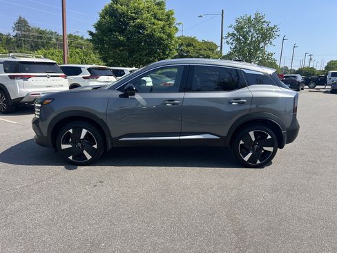 Used 2026 Nissan Kicks SR FWD image 8