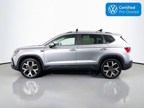 Certified 2023 Volkswagen Taos SEL image 4