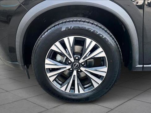 Certified 2023 Nissan Rogue SV image 11