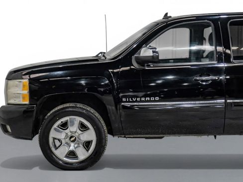 Used 2010 Chevrolet Silverado 1500 LT w/ Regional Value Package image 10