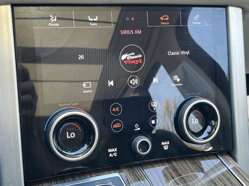 Used 2020 Land Rover Range Rover HSE image 7