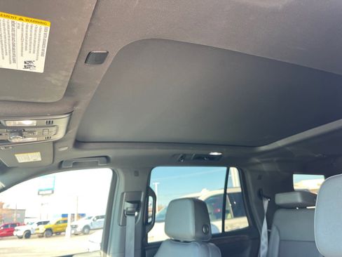 Used 2023 Chevrolet Tahoe Z71 w/ Luxury Package image 16