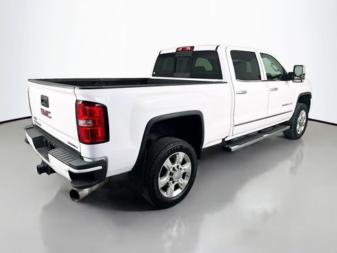 Used 2017 GMC Sierra 2500 Denali w/ Duramax Plus Package AWD/4WD image 7