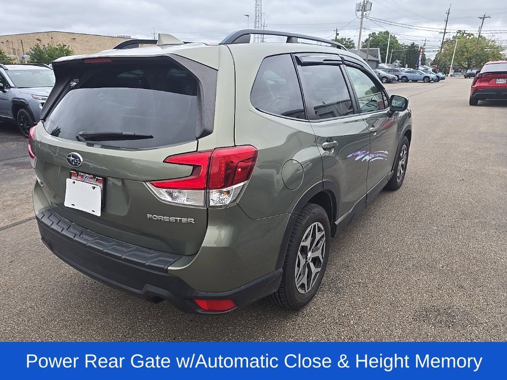 Used 2021 Subaru Forester Premium AWD/4WD image 3