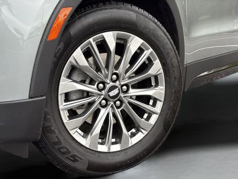 Used 2025 Cadillac XT4 Premium Luxury FWD image 14