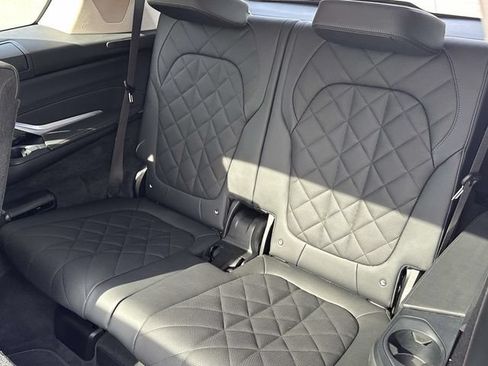 Used 2024 BMW X7 xDrive40i w/ Premium Package AWD/4WD image 18