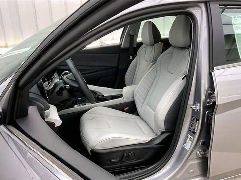 New 2026 Hyundai Elantra Limited image 12