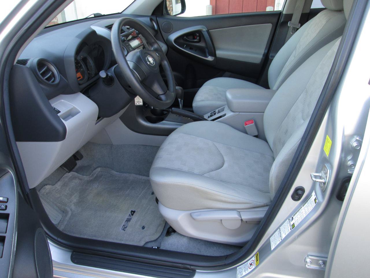 Used 2011 Toyota RAV4 4WD w/ Base L4 Extra Value Pkg image 6