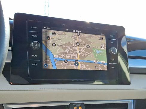 Certified 2025 Volkswagen Taos SEL image 18