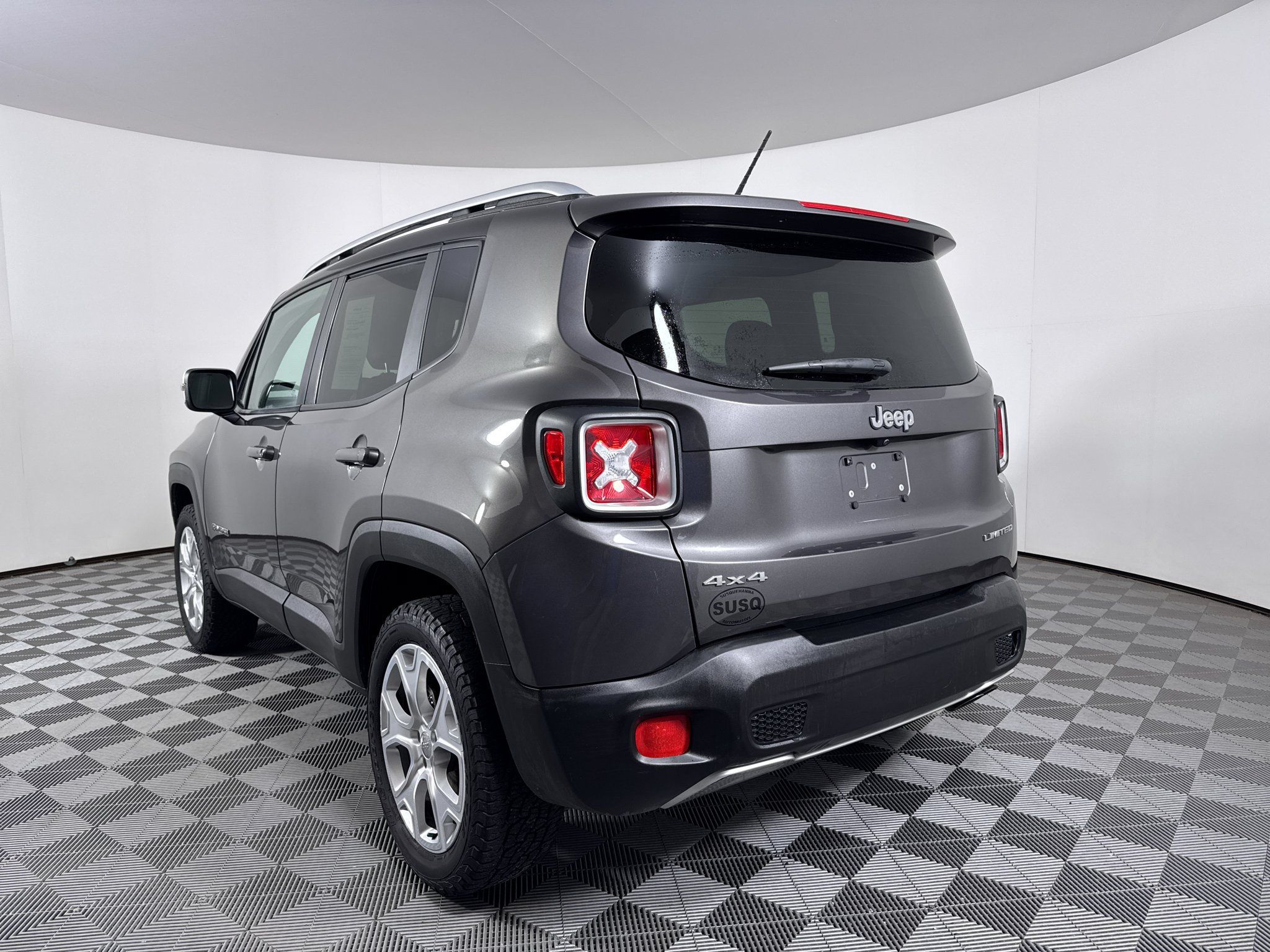 Used 2016 Jeep Renegade Limited w/ Safety & Security Group AWD/4WD image 19