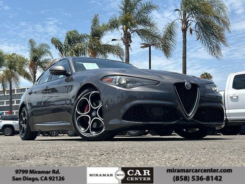 Used 2022 Alfa Romeo Giulia Ti RWD image 1