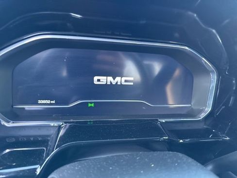 Used 2025 GMC Sierra 1500 SLT image 9