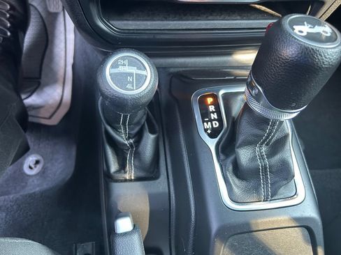 Certified 2018 Jeep Wrangler Unlimited Sahara w/ Cold Weather Group AWD/4WD image 23