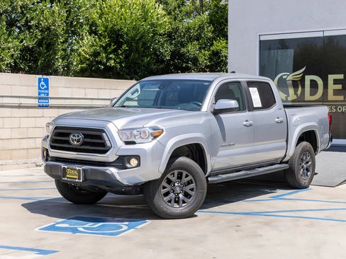 Used 2021 Toyota Tacoma SR5 AWD/4WD image 7