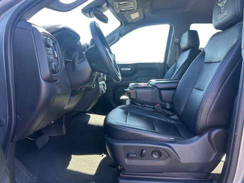 Used 2023 Chevrolet Silverado 1500 Custom image 9