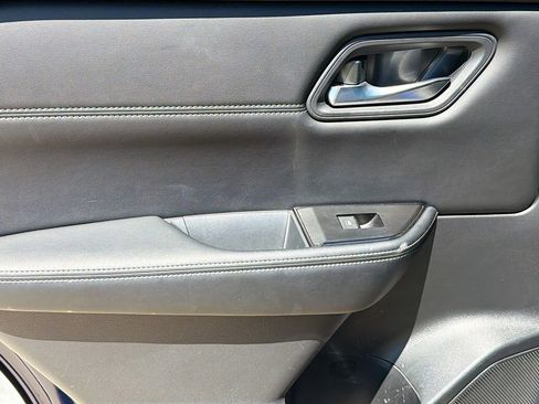 Used 2024 Nissan Rogue SV w/ SV Premium Package image 27