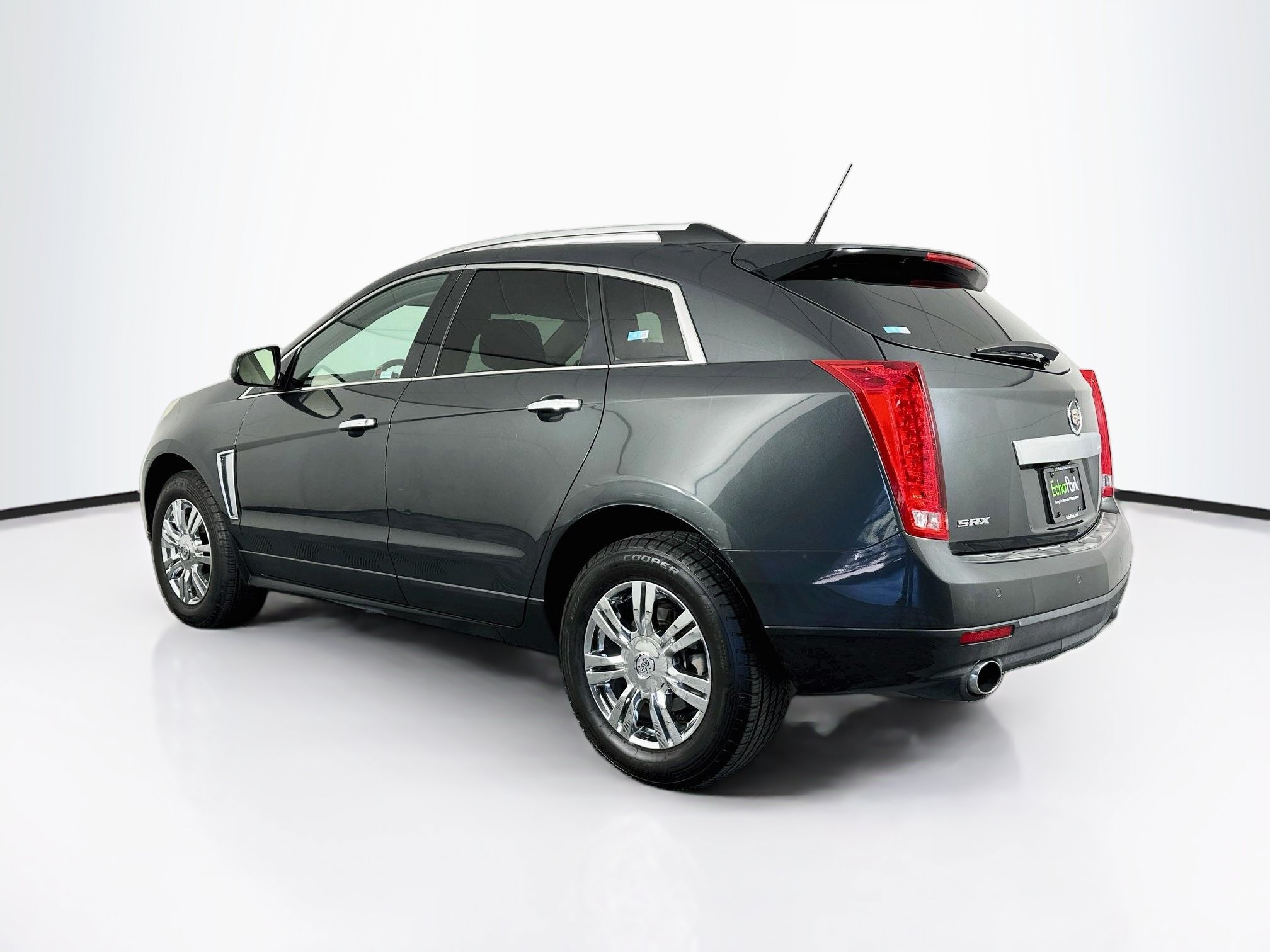 Used 2014 Cadillac SRX Luxury w/ Driver Awareness Package FWD image 5