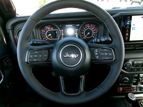 New 2026 Jeep Wrangler Unlimited Rubicon image 9