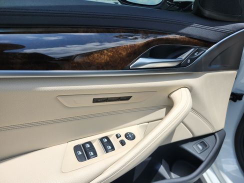 Used 2020 BMW 530i xDrive w/ Premium Package AWD/4WD image 17