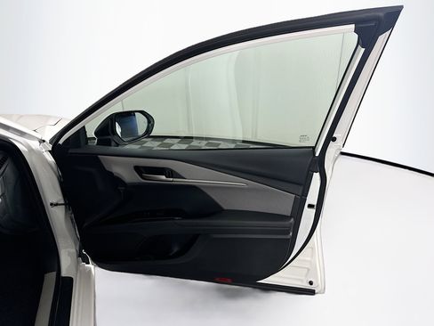 Used 2025 Toyota Camry SE FWD image 31