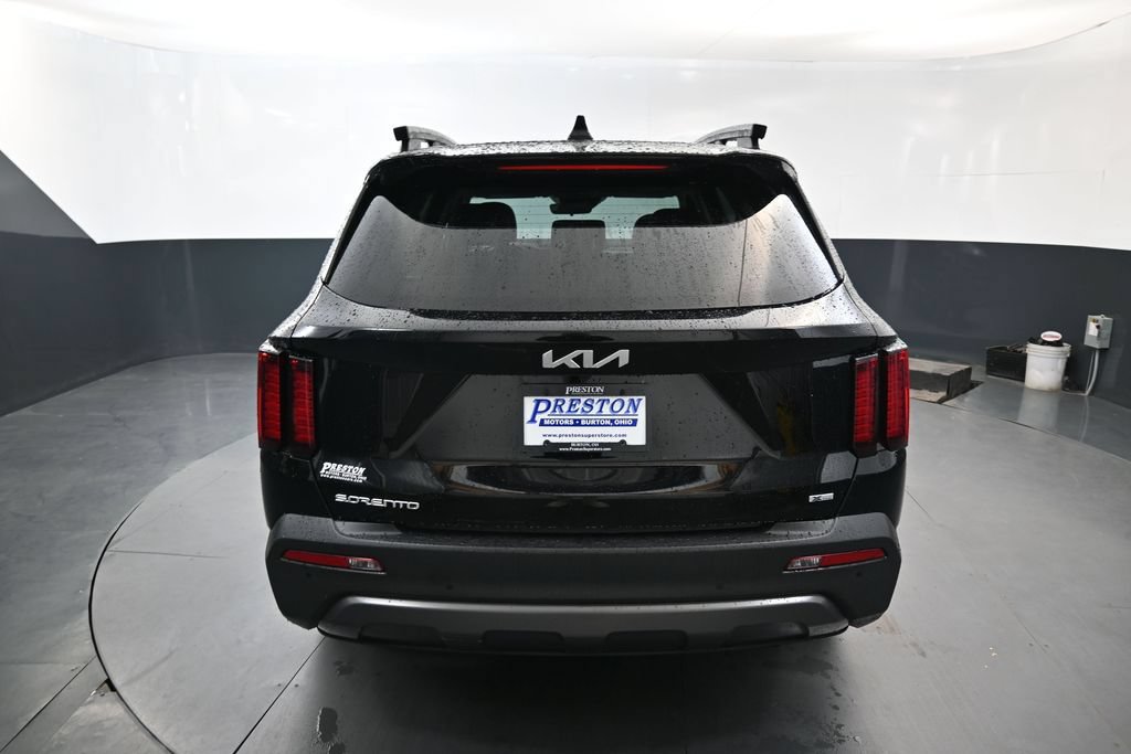 Certified 2023 Kia Sorento S w/ Panoramic Sunroof Package AWD/4WD image 8