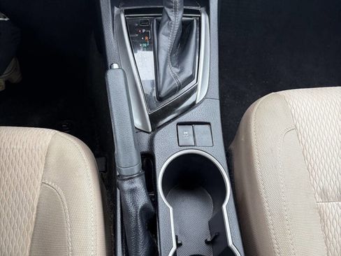 Used 2015 Toyota Corolla LE image 24