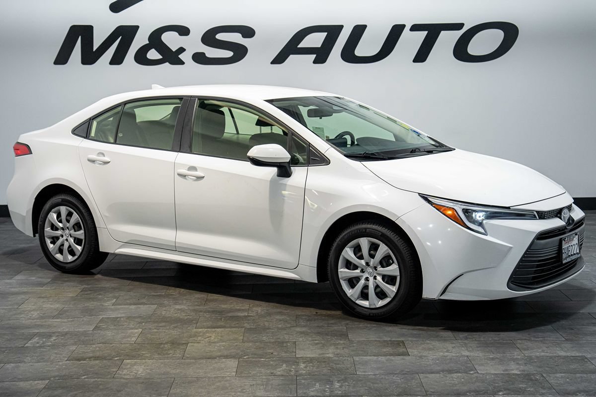 Used 2023 Toyota Corolla LE FWD image 7