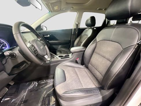 Certified 2022 Kia Niro LXS image 20