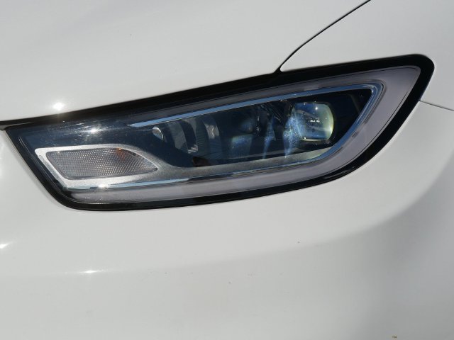 Used 2026 Chrysler Pacifica Limited FWD image 10