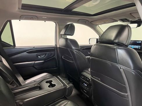 Used 2023 Honda Pilot Touring image 15