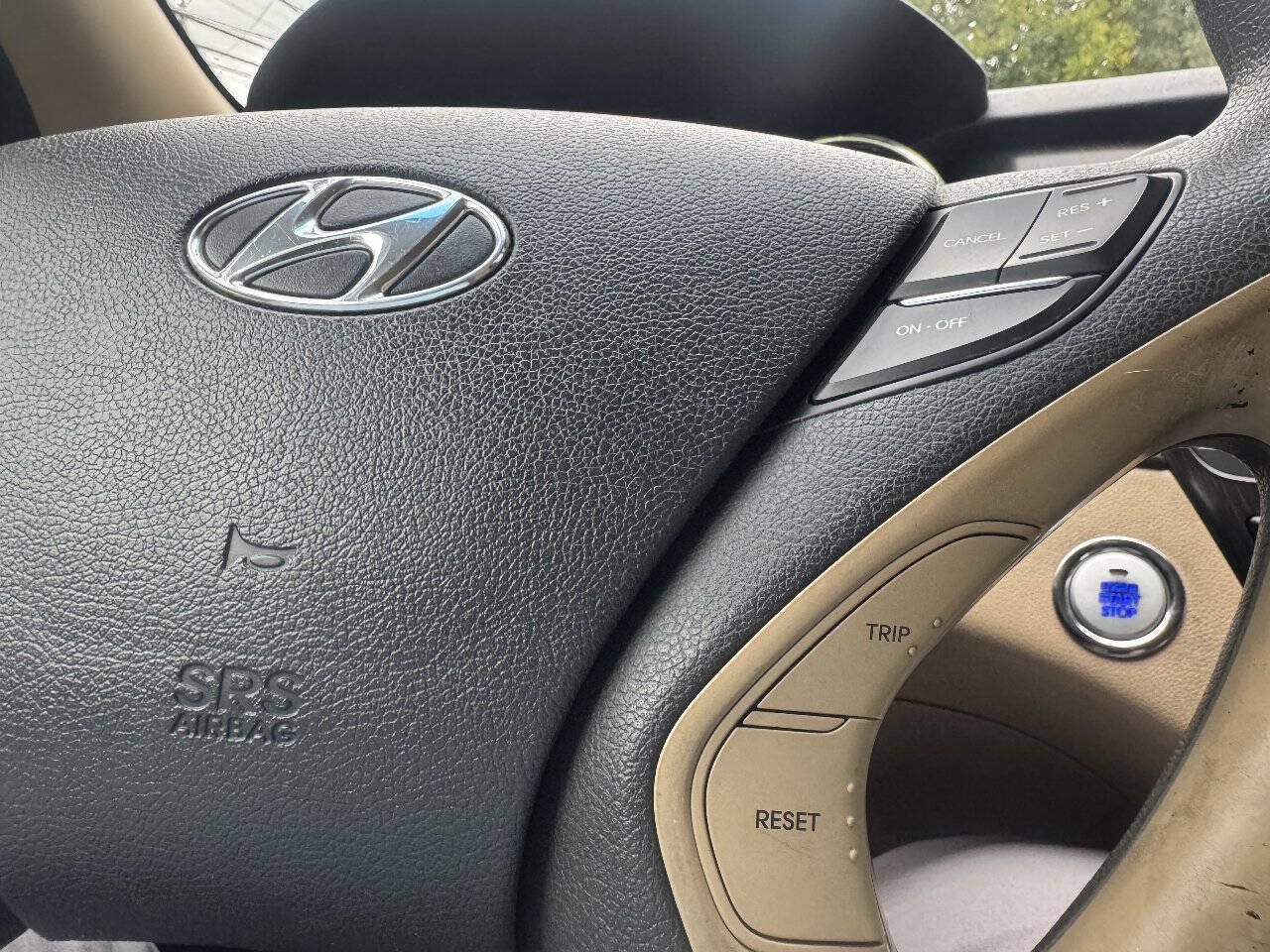 Used 2013 Hyundai Sonata Limited w/ Premium Pkg FWD image 25
