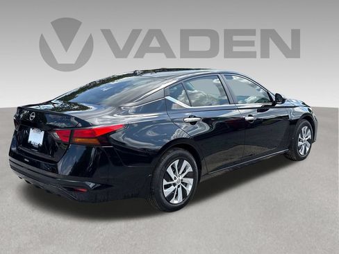 Used 2025 Nissan Altima 2.5 S FWD image 22