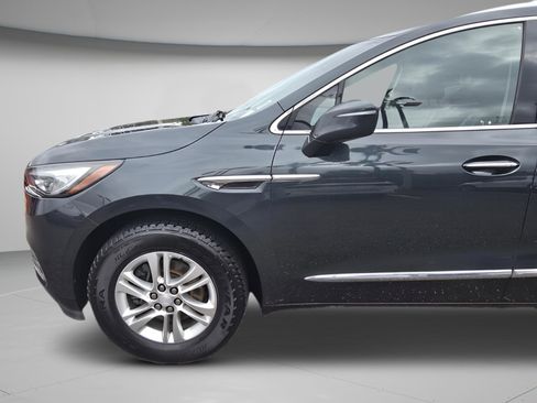 Used 2019 Buick Enclave Essence image 6