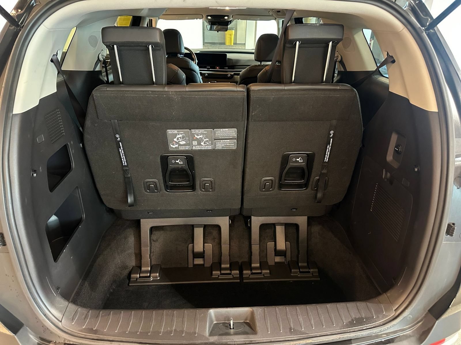Used 2026 Kia Carnival FWD image 33