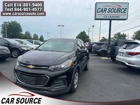 Used 2018 Chevrolet Trax LS w/ Fleet Convenience Package FWD image 1