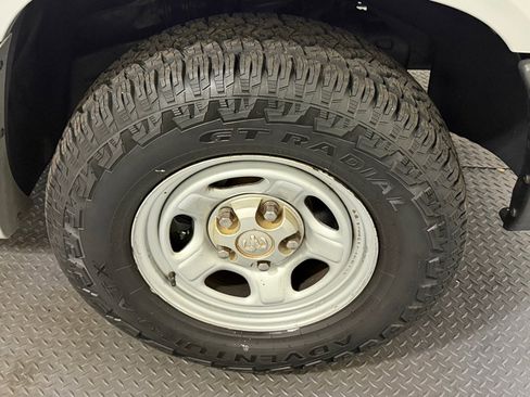 Used 2006 Dodge Dakota ST image 17