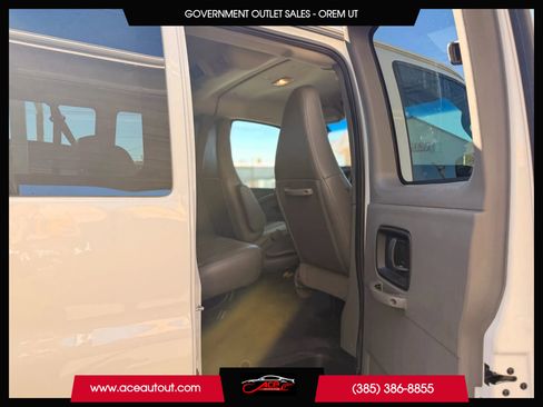 Used 2017 Chevrolet Express 2500 LS image 9