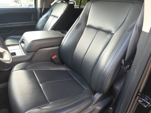Used 2024 Ford Expedition XLT RWD image 9