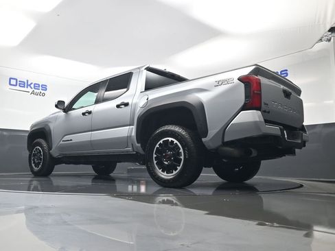 Used 2025 Toyota Tacoma TRD Off-Road image 42