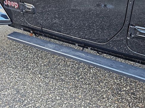 Used 2021 Jeep Gladiator Rubicon image 22