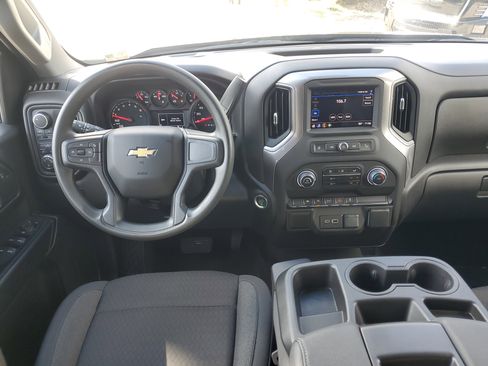 Used 2025 Chevrolet Silverado 1500 Custom image 16