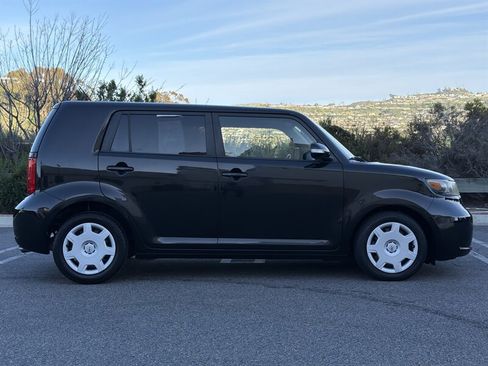 Used 2008 Scion xB FWD image 7