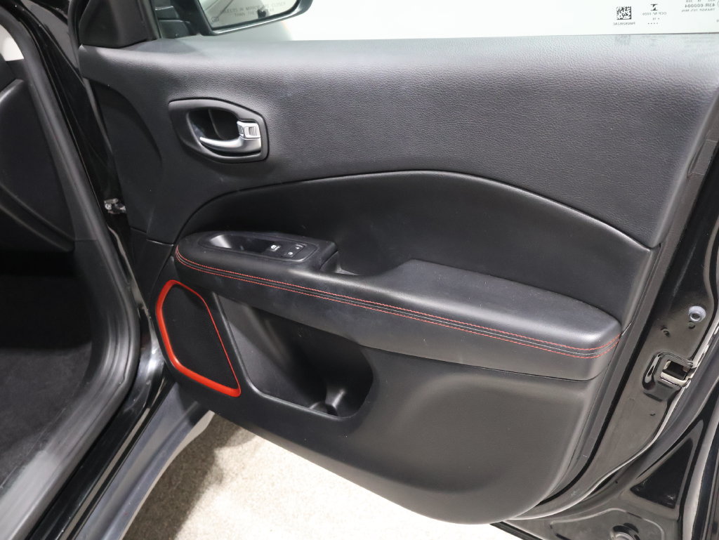 Used 2018 Jeep Compass Trailhawk w/ Cold Weather Group AWD/4WD image 23