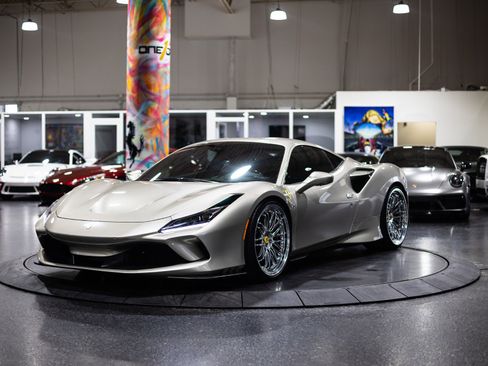 Used 2021 Ferrari F8 Tributo image 14