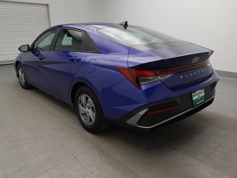 Used 2024 Hyundai Elantra SE FWD image 5