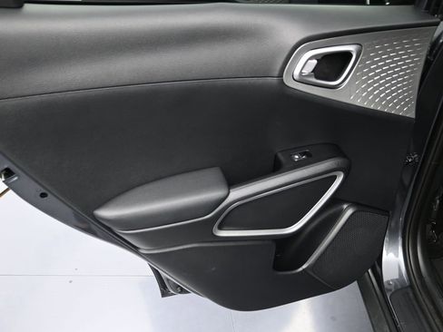 Used 2020 Kia Soul LX image 24