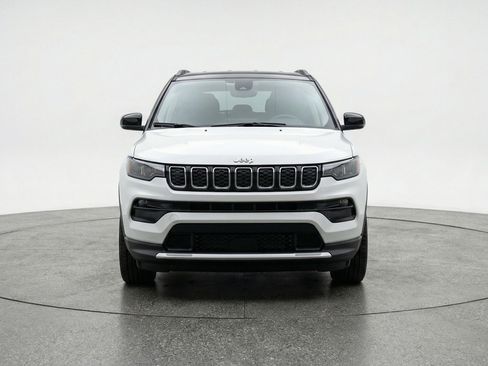 Used 2025 Jeep Compass Limited image 2