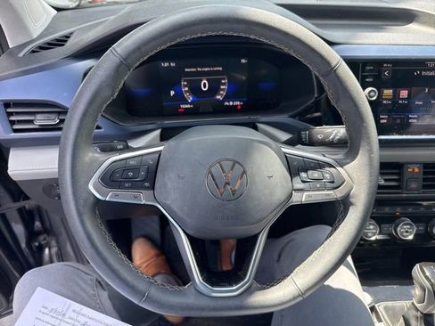 Used 2024 Volkswagen Taos SE AWD/4WD image 4