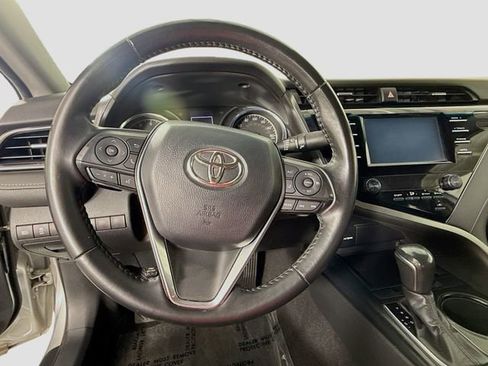 Certified 2019 Toyota Camry SE image 11
