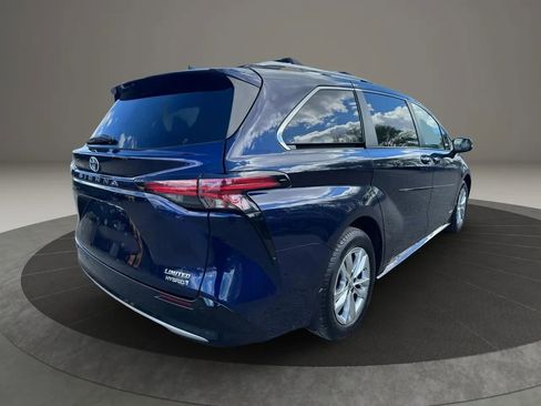 Used 2021 Toyota Sienna Limited FWD image 5